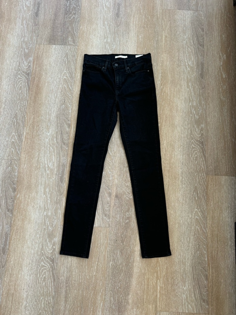Levi's Women's Black Slimming Skinny Jeans - Size 28